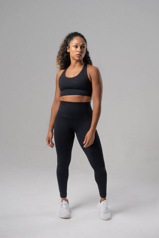Angela is 5'2, Waist 27.5", Wearing Small