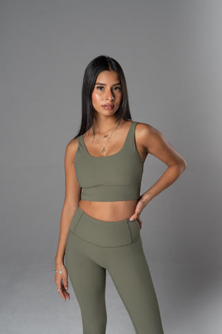 Hilary is 5'4, Chest 34C, Wearing Small