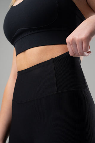 Abby is 5'10, Waist 29", Wearing Medium