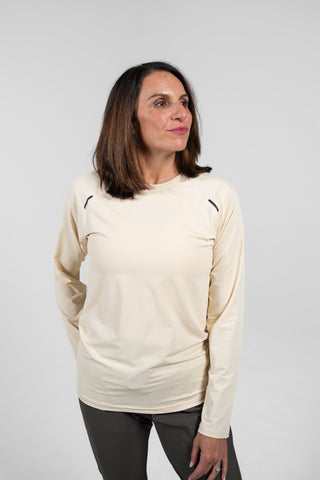 Alyth Active Alive Unleashed Long Sleeve in Black - Women's Workout Long Sleeve Top Side View
