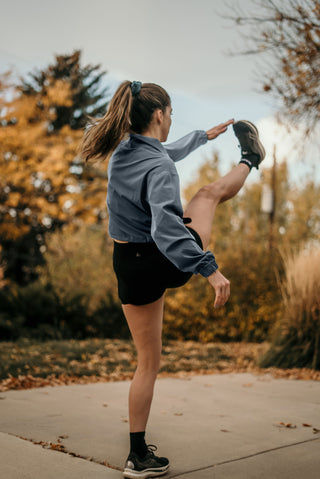 Alyth Active Gravity Breaking Free Pullover in Thistle Blue - Women's Running Clothing Detail View