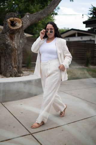 Alyth Active Gravity Strength Built-In Tank in Black - Women's Workout Tank Top Detail View